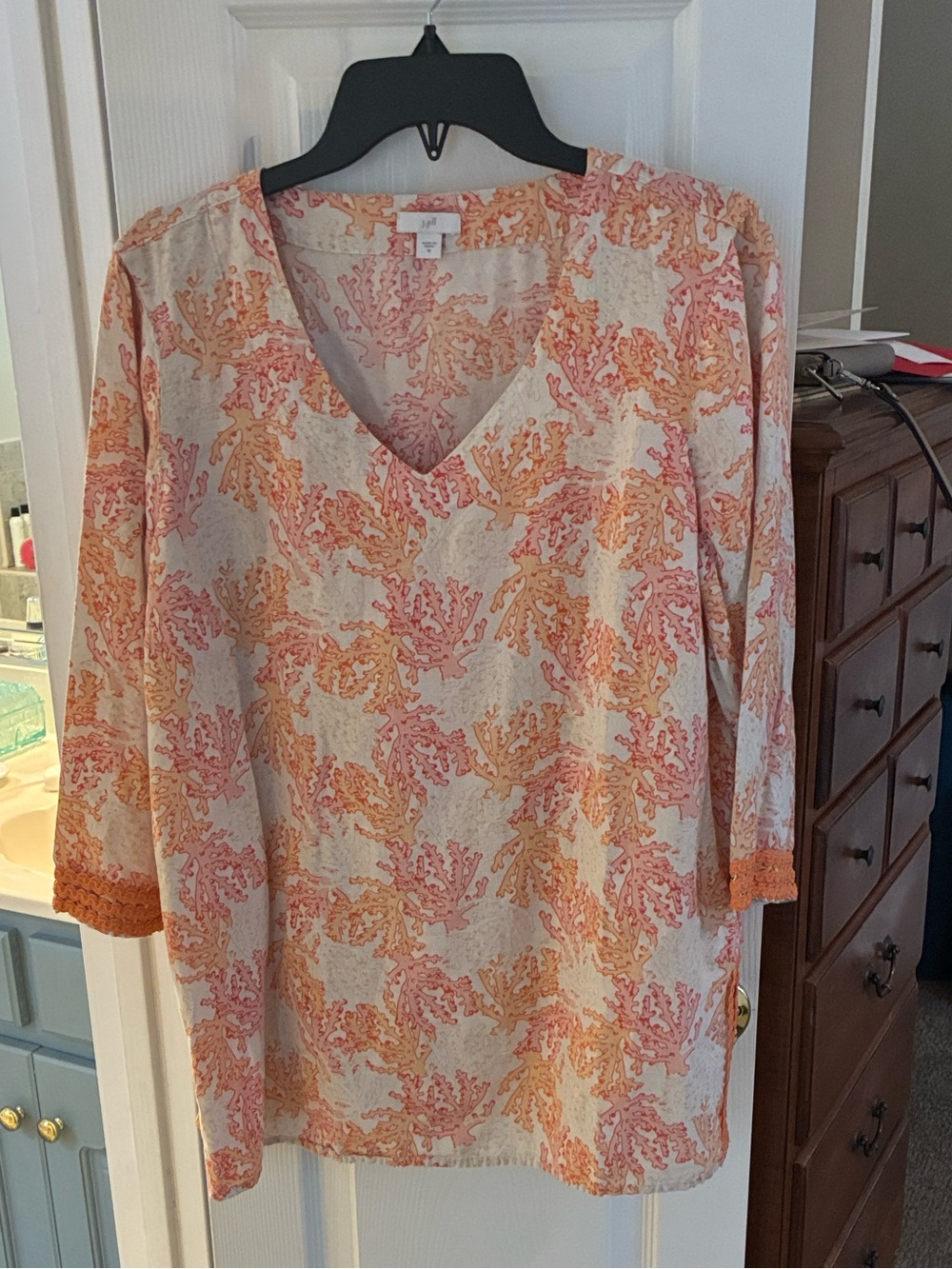 J. Jill V‑Neck Linen Tunic in Cream with Coral and Peach Print SZ M